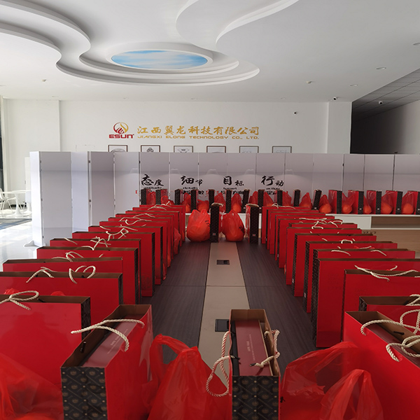 Double Festival Joy: Company Spreads Mid-Autumn Cheer with Traditional Treats